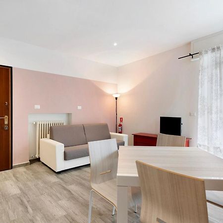Sweet Home Apartments Peperoncino Arona Luaran gambar