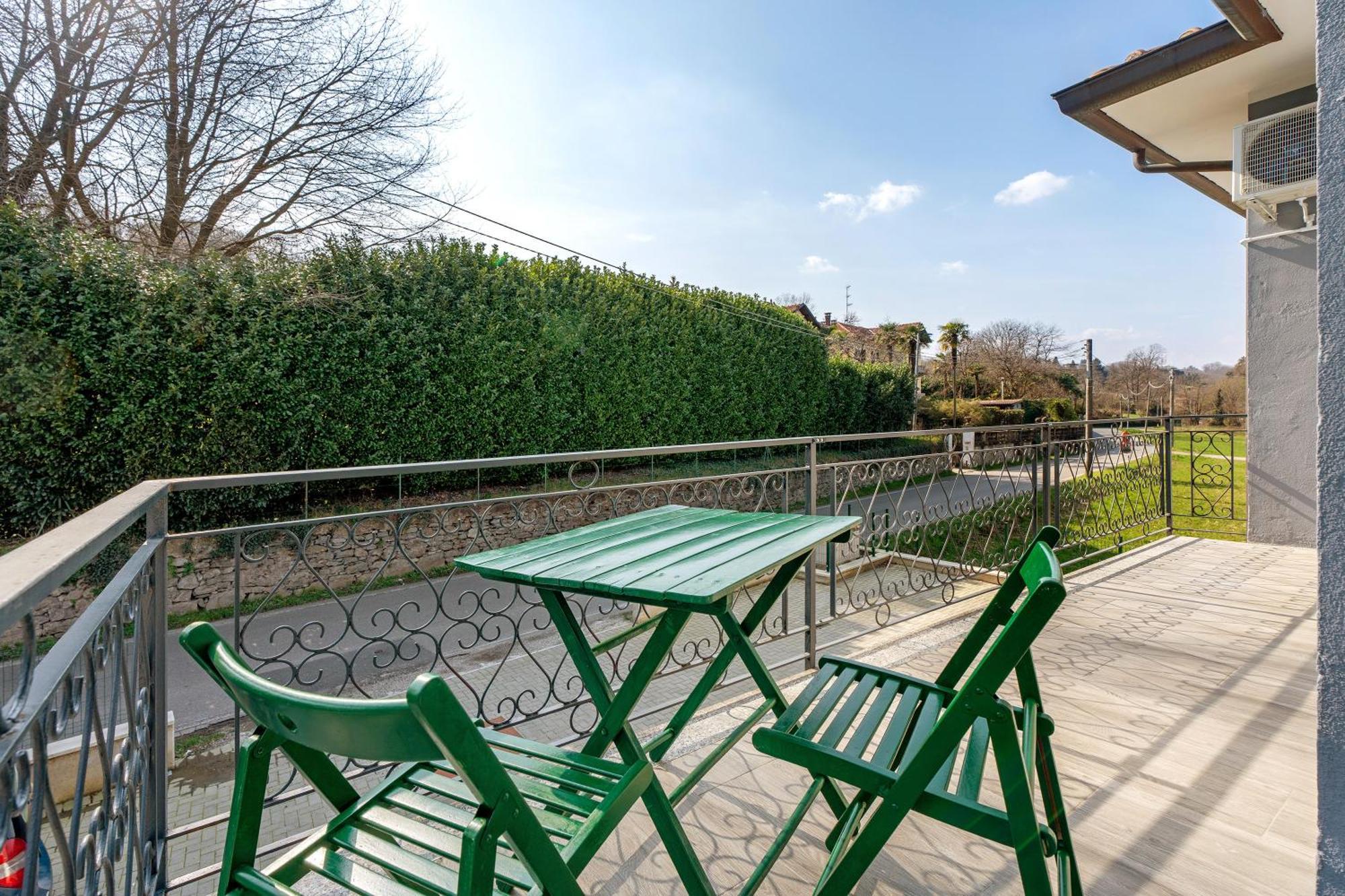Sweet Home Apartments Peperoncino Arona Luaran gambar